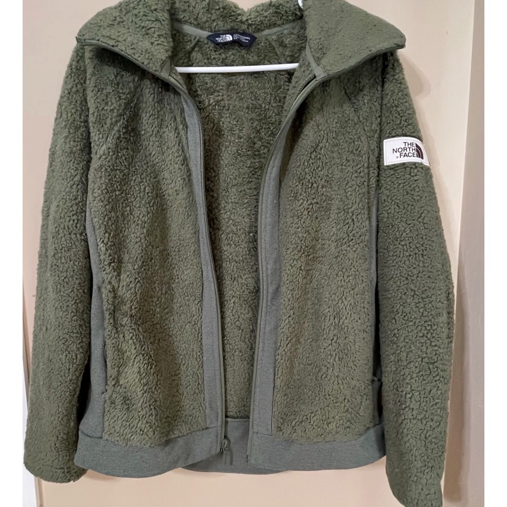 Final ✂️ The north face zip up jacket